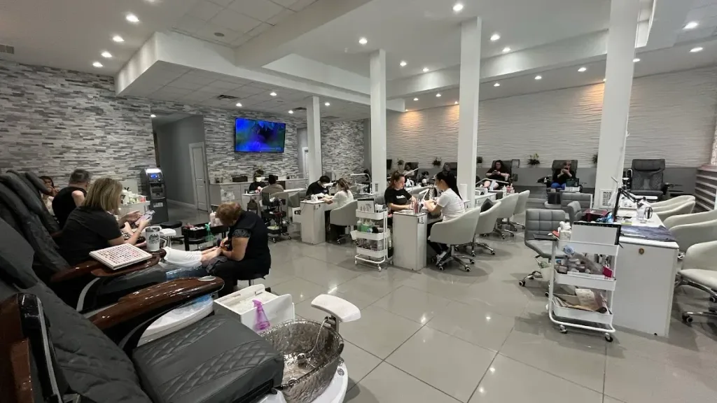 Acqua Nail Salon — Nail salon in Pompano Beach
